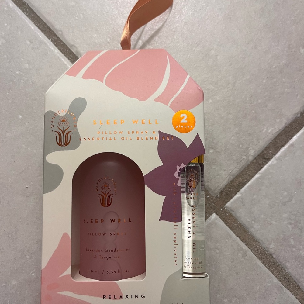 Relaxing Pillow Spray & Essential Oil Blend Set - Pink